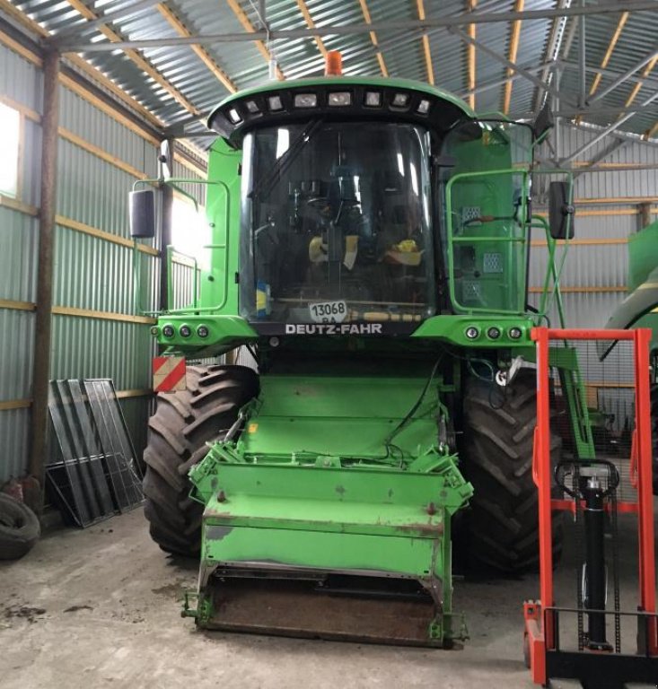 Oldtimer-Mähdrescher des Typs Same 5690 HTS, Neumaschine in Га́йворон  (Bild 1)