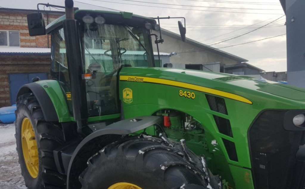 Oldtimer-Traktor des Typs John Deere 8430, Neumaschine in Тернопіль (Bild 10)