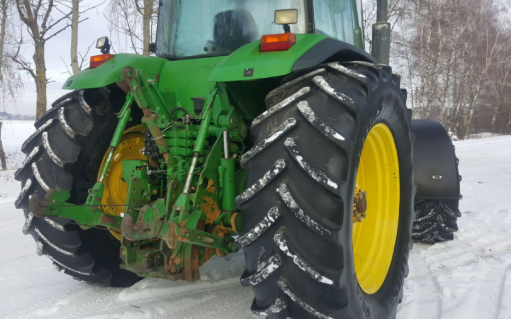 Oldtimer-Traktor des Typs John Deere 8100, Neumaschine in Тернопіль (Bild 7)