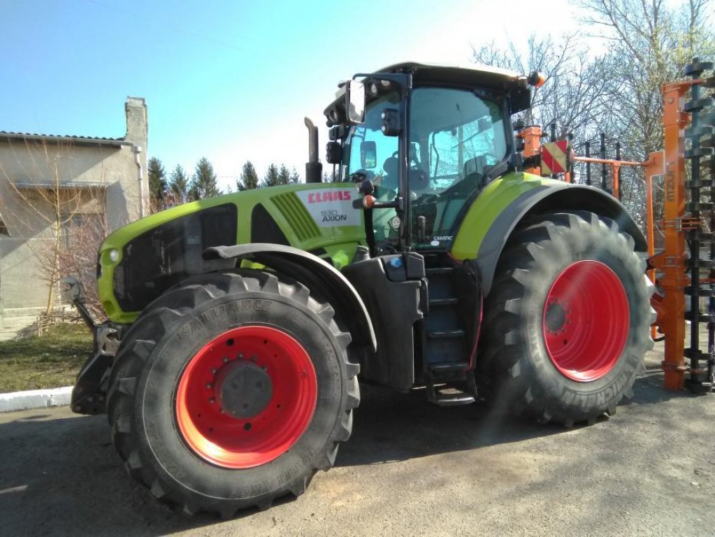 Oldtimer-Traktor des Typs CLAAS Axion 930, Neumaschine in Хмельницький (Bild 1)