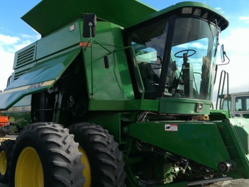 Oldtimer-Mähdrescher des Typs John Deere 9600, Neumaschine in Кіровоград (Bild 1)