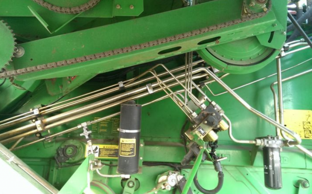 Oldtimer-Mähdrescher des Typs John Deere 9600, Neumaschine in Кіровоград (Bild 2)