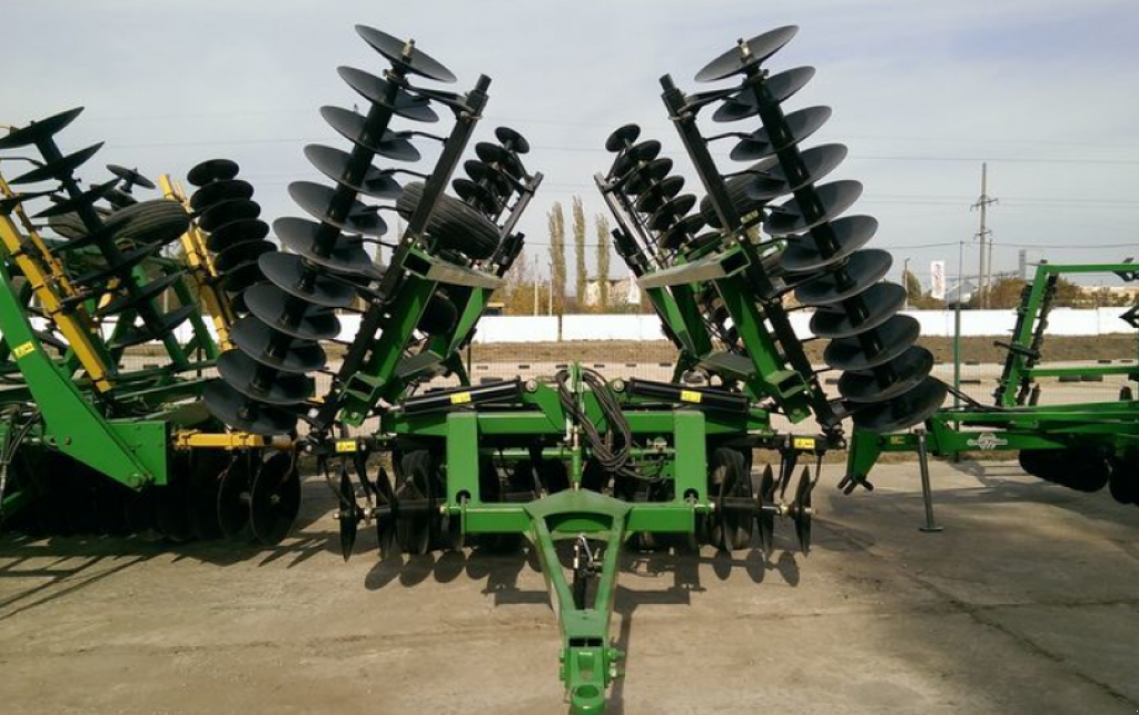 Wiesenegge des Typs John Deere 630,  in Кіровоград (Bild 1)