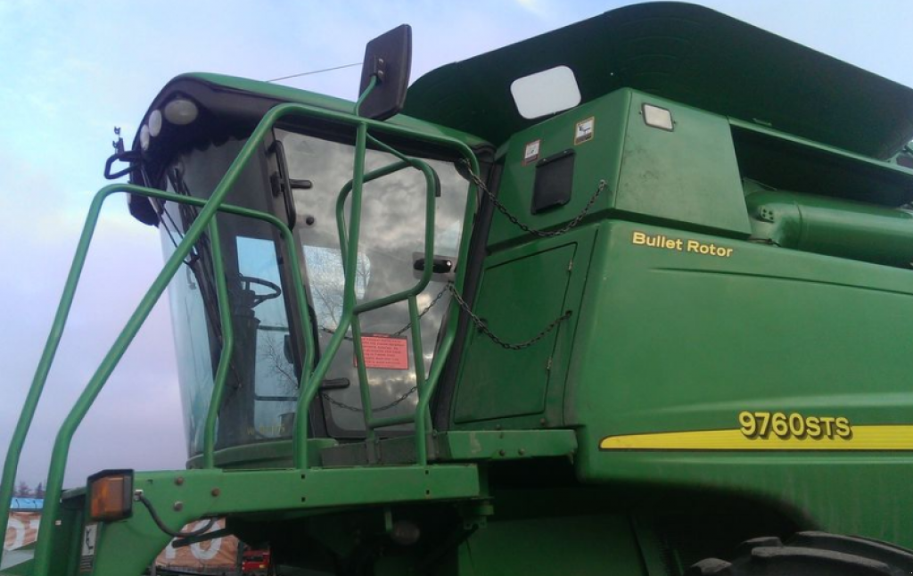 Oldtimer-Mähdrescher des Typs John Deere 9760 STS, Neumaschine in Кіровоград (Bild 4)