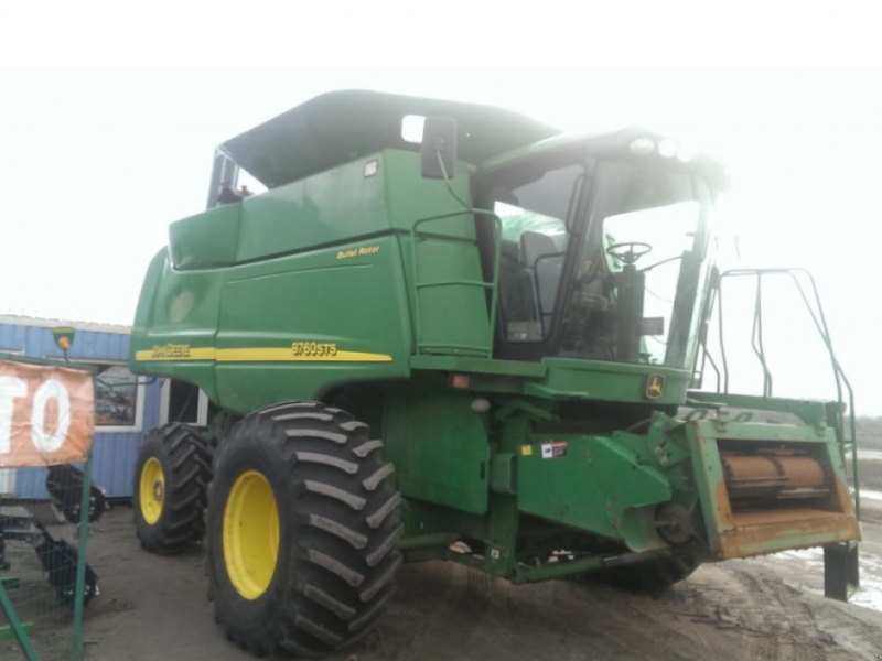 Oldtimer-Mähdrescher des Typs John Deere 9760 STS, Neumaschine in Кіровоград (Bild 1)