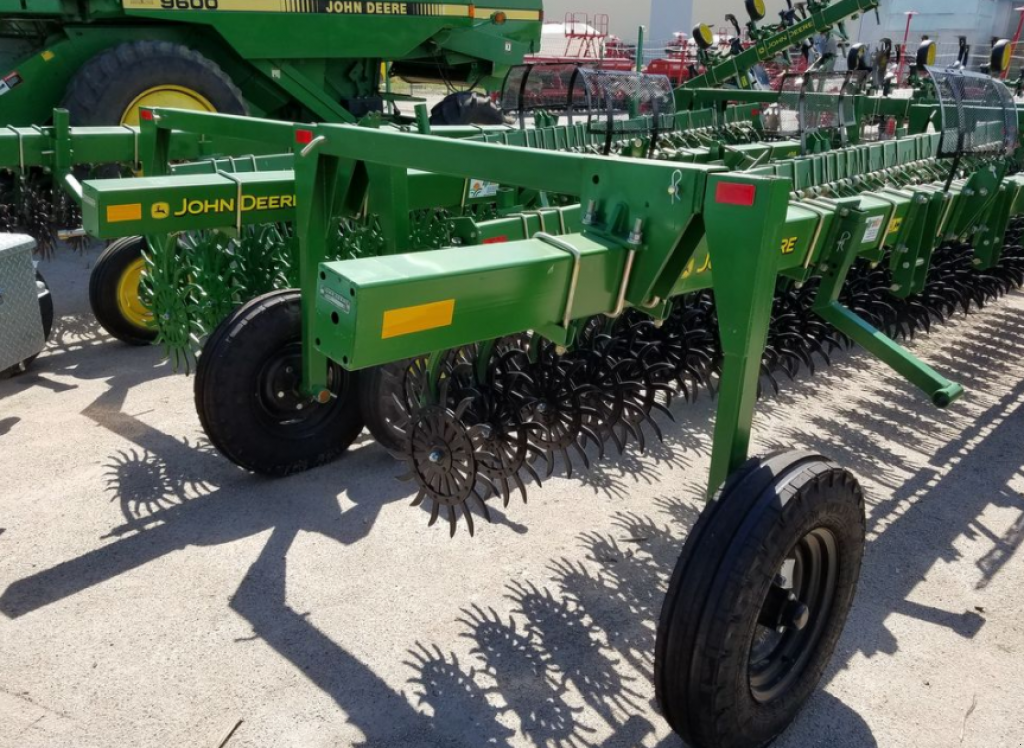 Wiesenegge des Typs John Deere 400,  in Кіровоград (Bild 1)