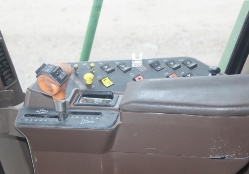 Oldtimer-Mähdrescher des Typs John Deere 9610, Neumaschine in Кіровоград (Bild 7)