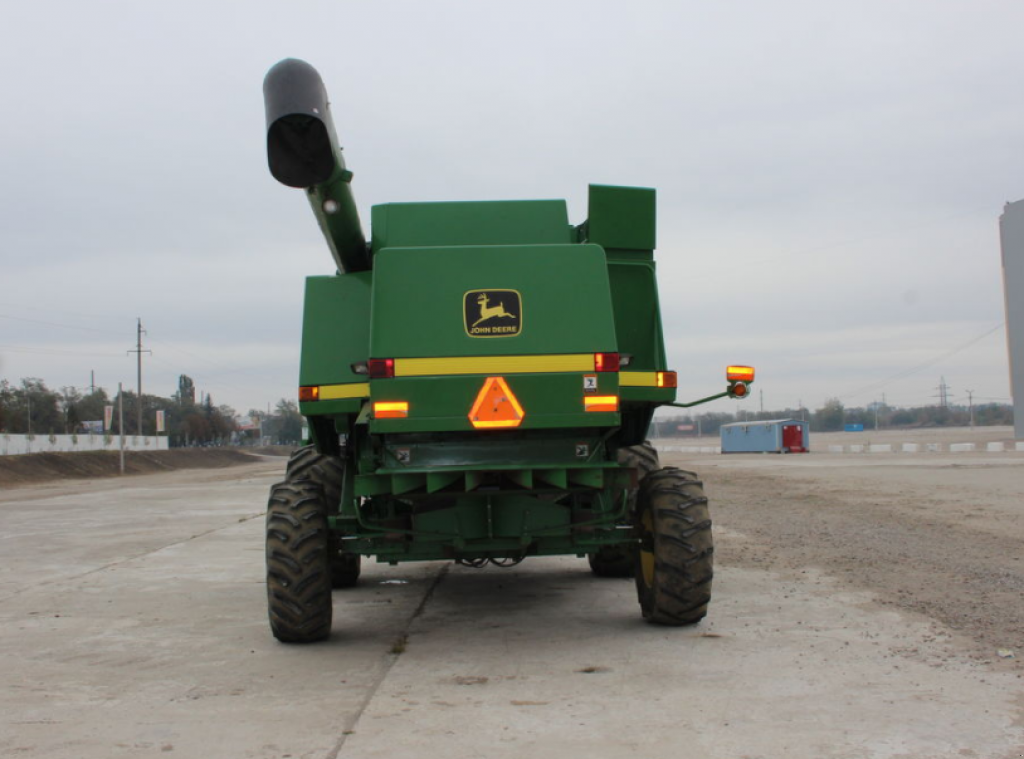 Oldtimer-Mähdrescher des Typs John Deere 9610, Neumaschine in Кіровоград (Bild 4)