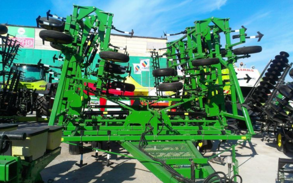 Kartoffelpflegetechnik des Typs John Deere 985,  in Кіровоград (Bild 1)