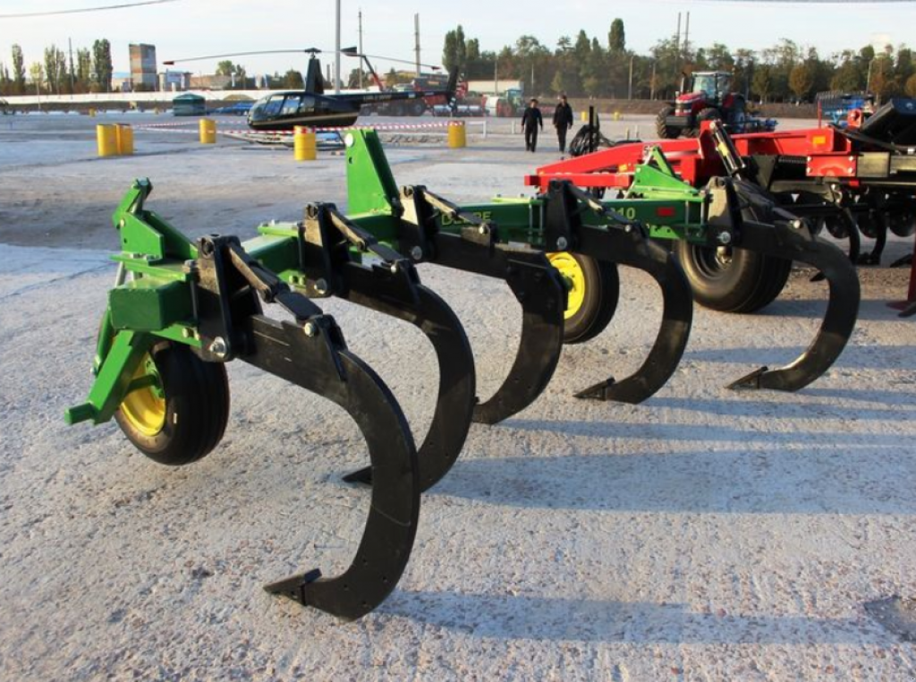 Spatenpflug des Typs John Deere 910,  in Кіровоград (Bild 3)