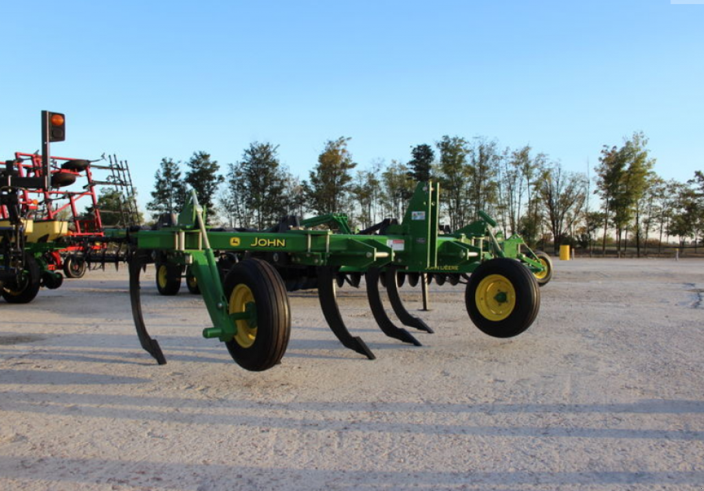 Spatenpflug des Typs John Deere 910,  in Кіровоград (Bild 2)