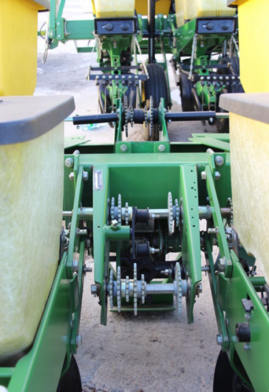 Gareeggenfelder des Typs John Deere 7000/12,  in Кіровоград (Bild 2)