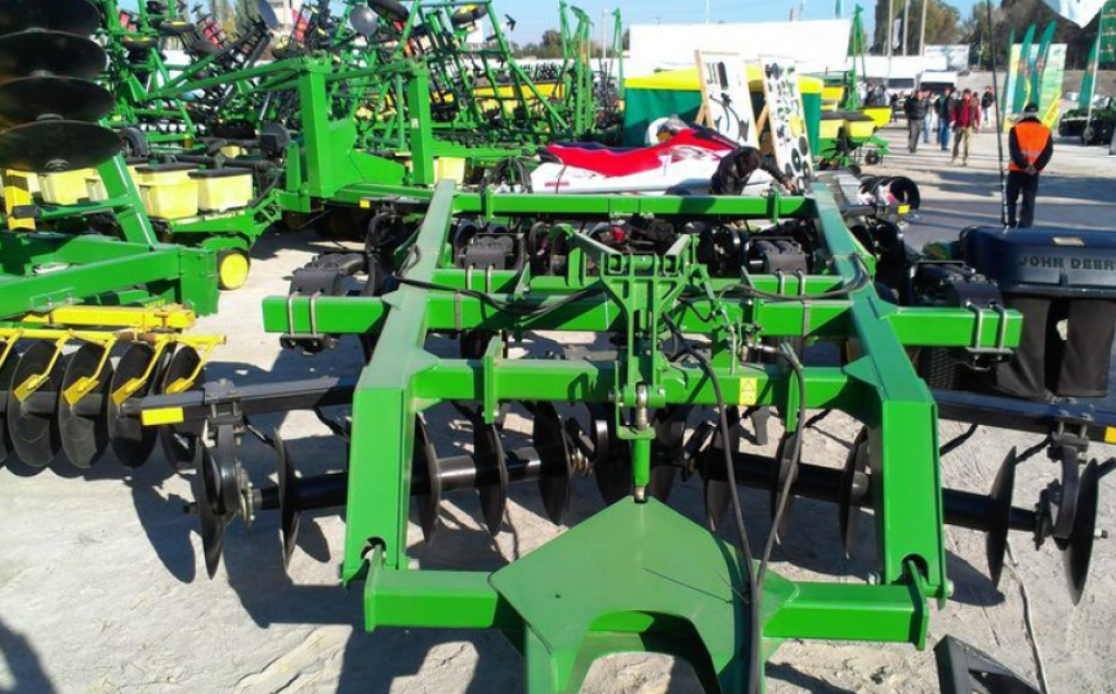 Spatenpflug des Typs John Deere 510,  in Кіровоград (Bild 1)