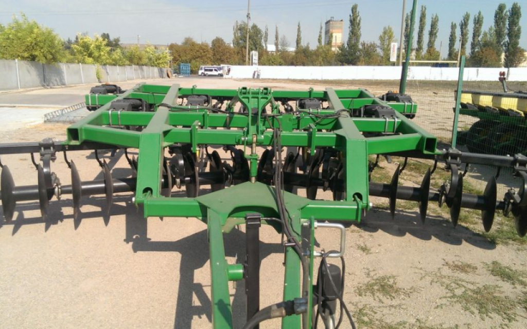 Spatenpflug des Typs John Deere 510,  in Кіровоград (Bild 2)