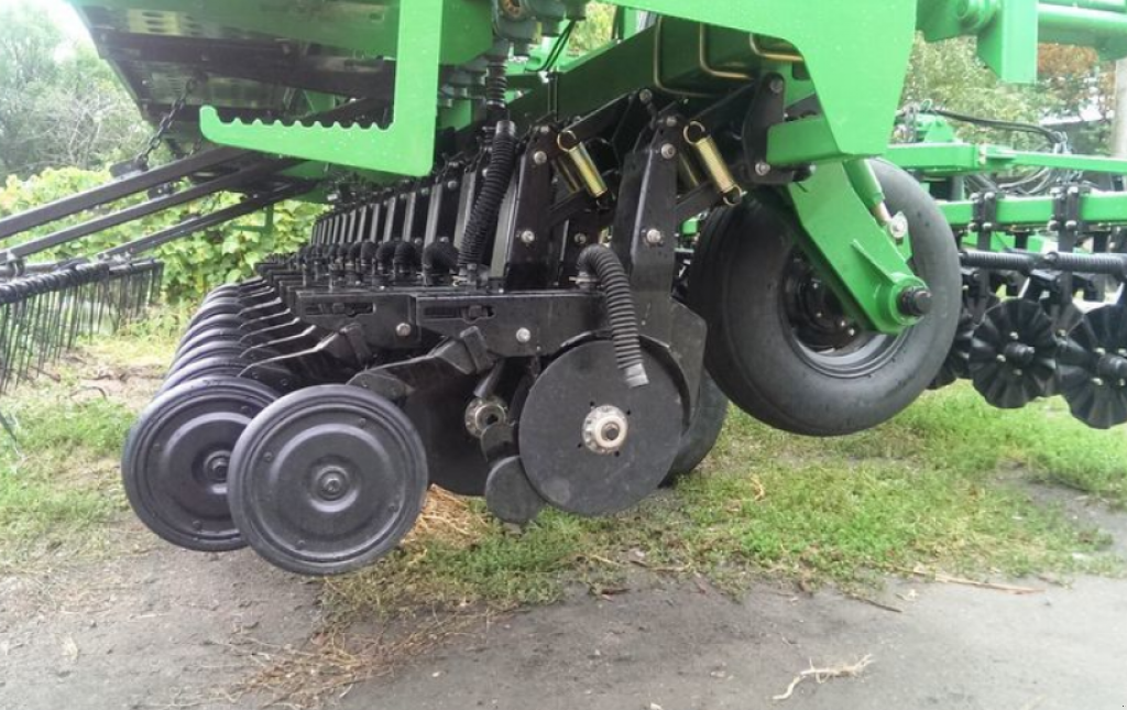 Direktsaatmaschine des Typs Great Plains CPH-2000,  in Кіровоград (Bild 6)