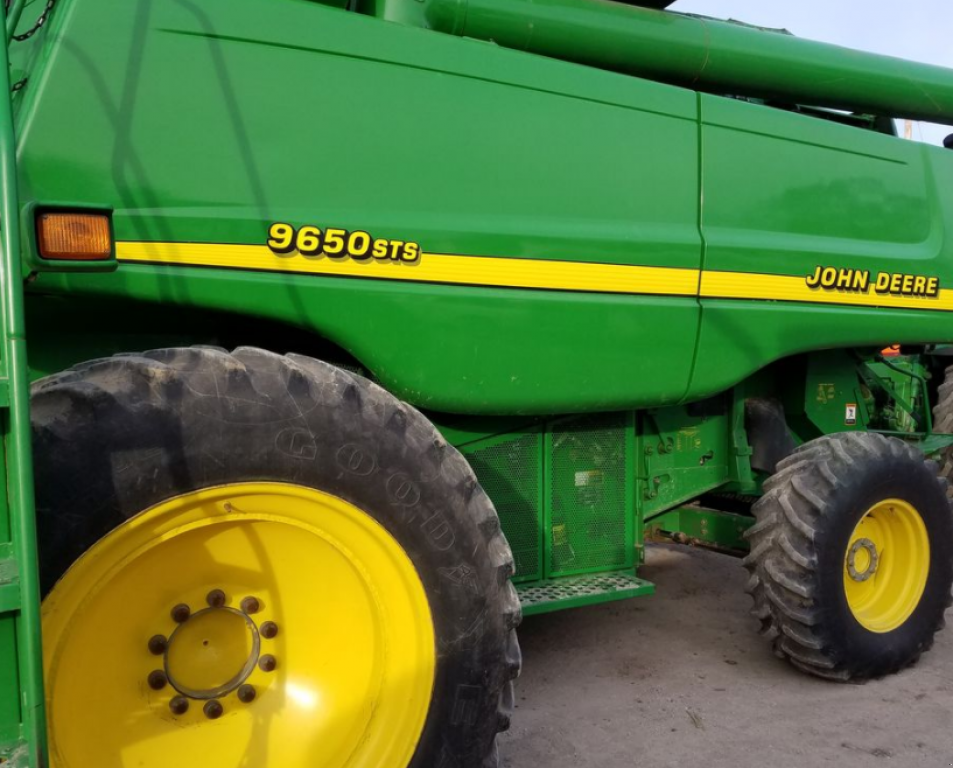 Oldtimer-Mähdrescher des Typs John Deere 9650 STS, Neumaschine in Кіровоград (Bild 2)