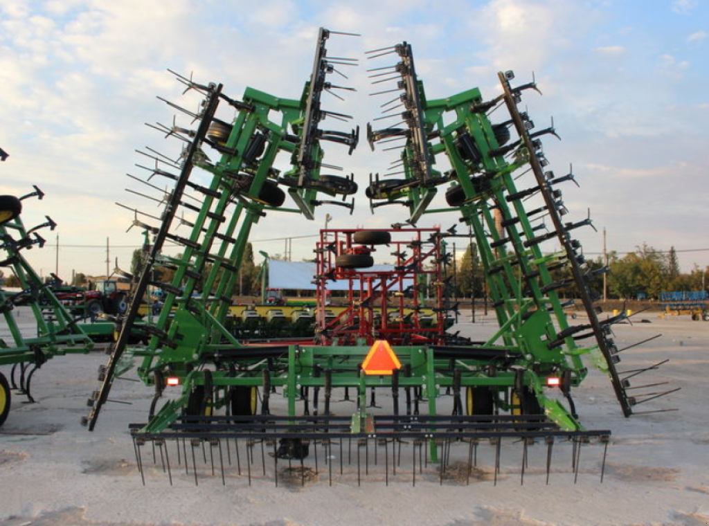 Kartoffelpflegetechnik des Typs John Deere 960,  in Кіровоград (Bild 1)