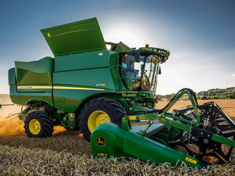 Oldtimer-Mähdrescher des Typs John Deere S770i,  in Кам'янка (Bild 1)