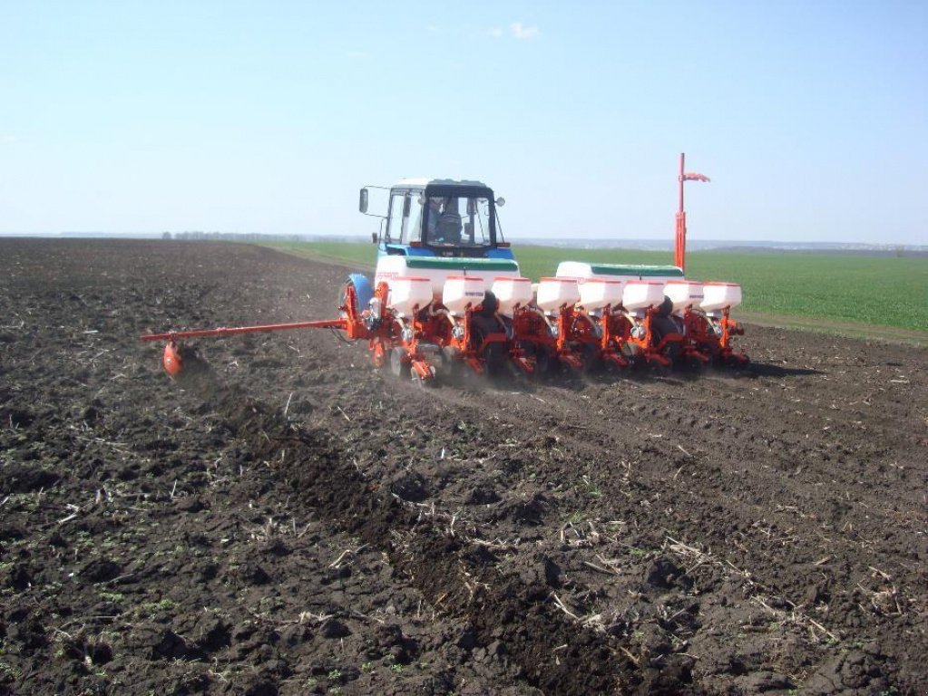 Gareeggenfelder des Typs Nordsten Romina 8F70,  in Недригайлів (Bild 3)