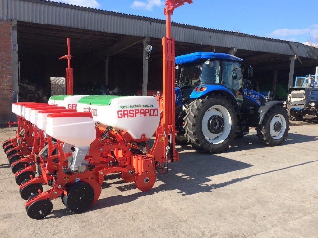 Gareeggenfelder des Typs Nordsten Romina 8F70,  in Недригайлів (Bild 1)