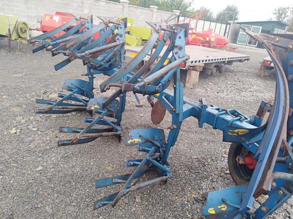 Scheibenpflug des Typs Rabe Werk 4 (3+1),  in Рівне (Bild 3)