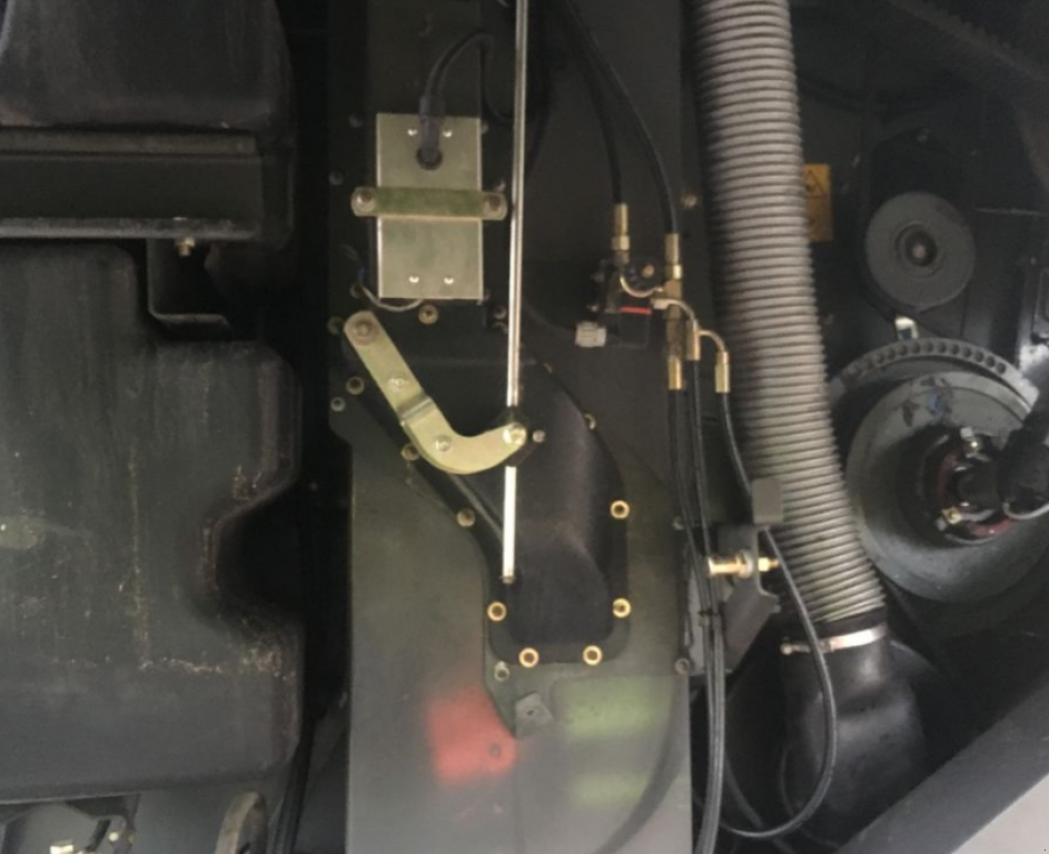 Oldtimer-Mähdrescher des Typs CLAAS Lexion 580, Neumaschine in Теплик (Bild 7)