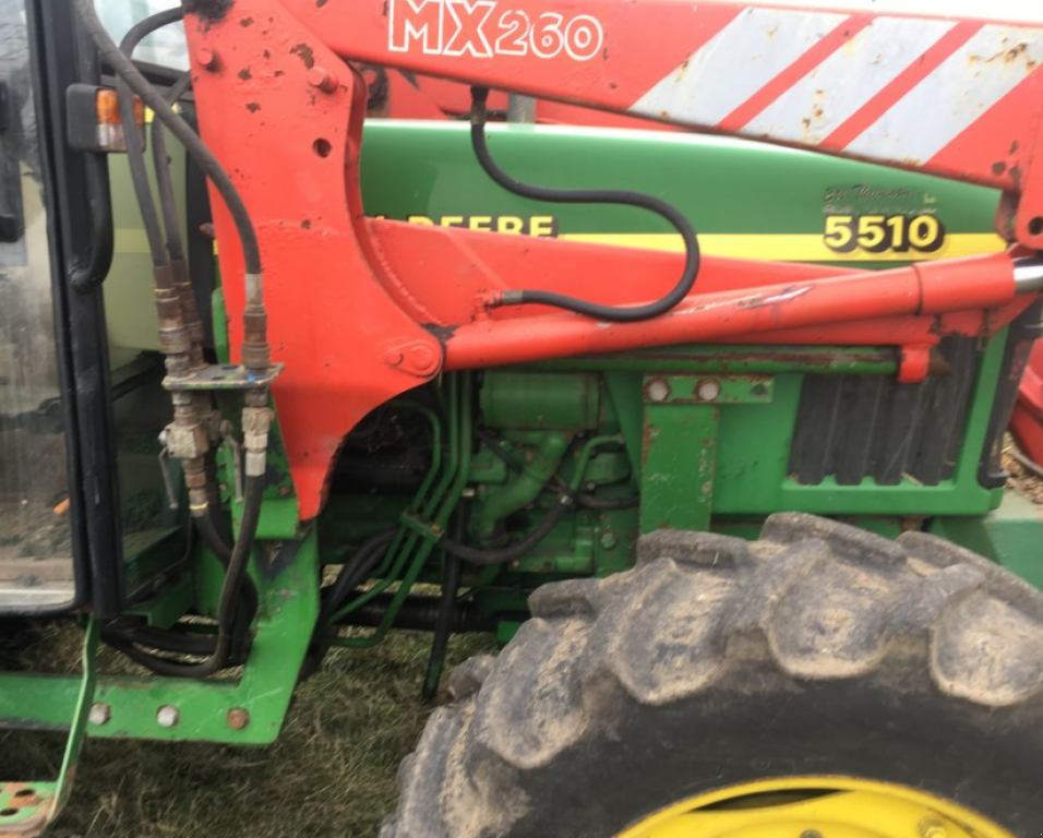 Oldtimer-Traktor des Typs John Deere 5510,  in Теплик (Bild 5)