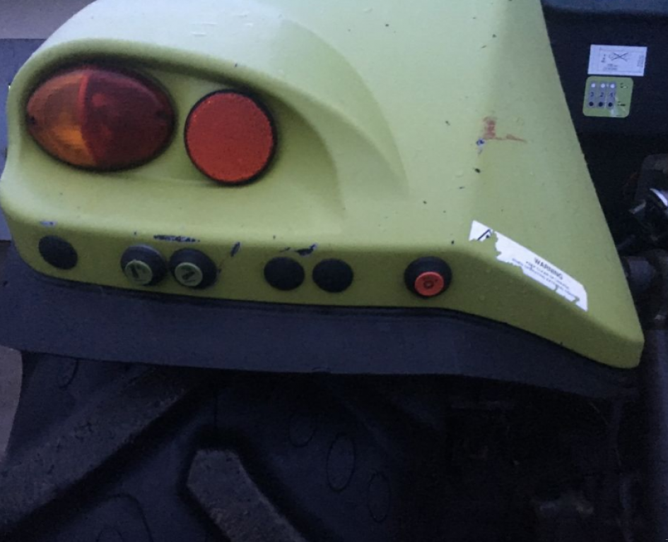 Oldtimer-Traktor des Typs CLAAS Arion 610, Neumaschine in Теплик (Bild 10)