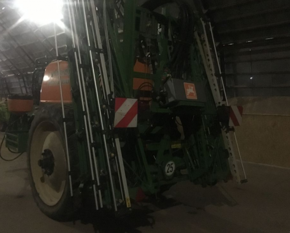 Weinbauspritze des Typs Amazone UG 3000,  in Теплик (Bild 4)