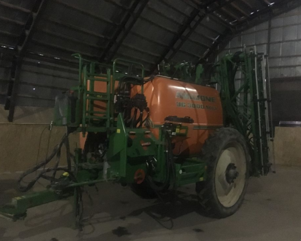 Weinbauspritze des Typs Amazone UG 3000,  in Теплик (Bild 1)