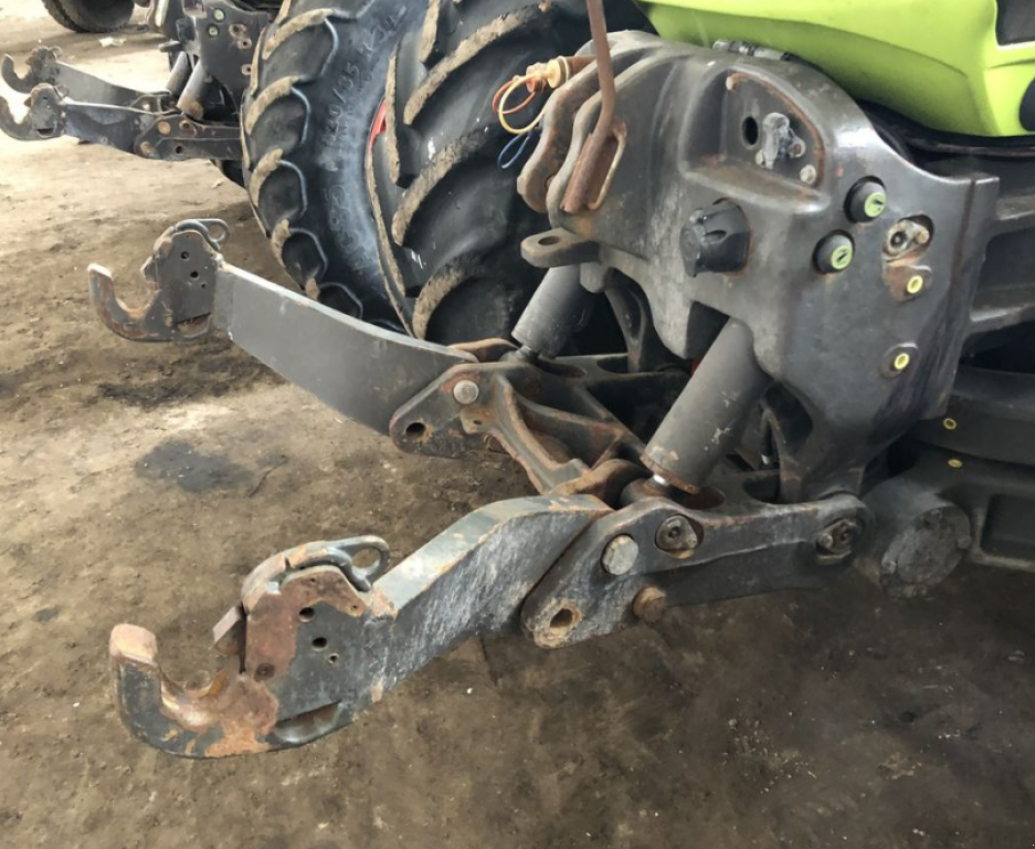 Oldtimer-Traktor des Typs CLAAS Axion 850, Neumaschine in Теплик (Bild 3)