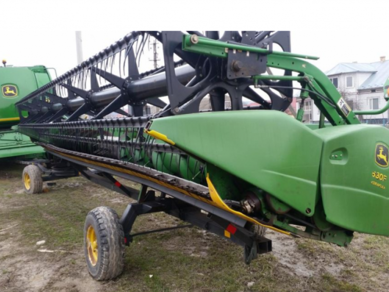 Schneidwerk des Typs John Deere 630F,  in Чортків (Bild 1)