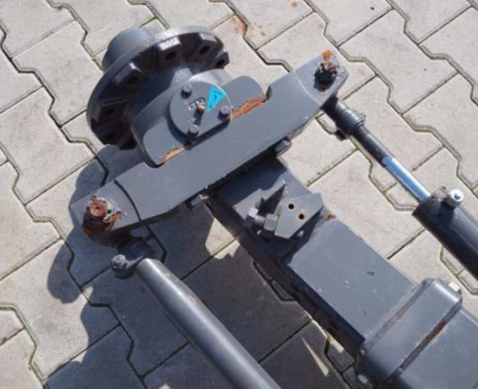 Oldtimer-Mähdrescher des Typs CLAAS Lexion 480,  in Чортків (Bild 4)