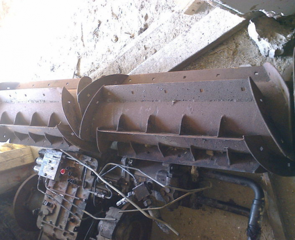 Oldtimer-Mähdrescher des Typs CLAAS Lexion 580, Neumaschine in Чортків (Bild 10)