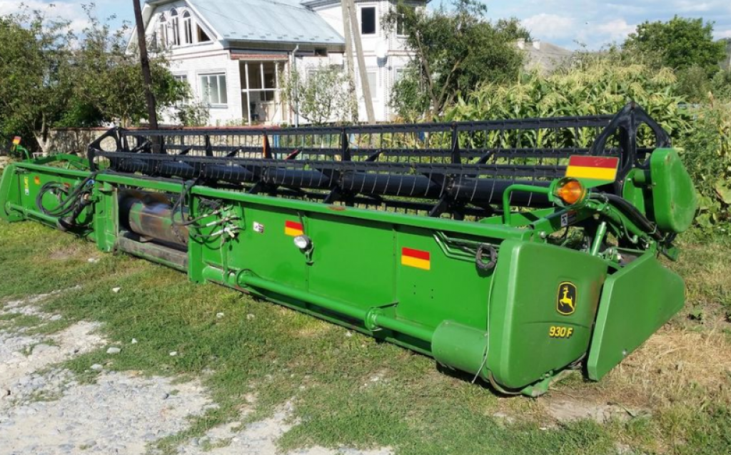Schneidwerk des Typs John Deere 930F,  in Чортків (Bild 10)