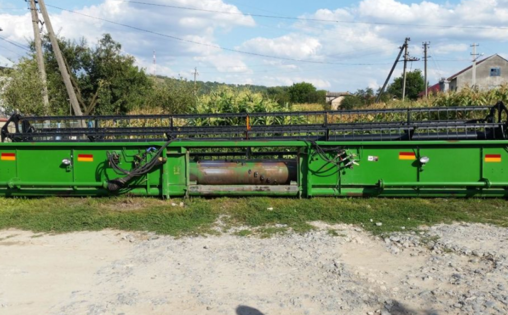 Schneidwerk des Typs John Deere 930F,  in Чортків (Bild 9)