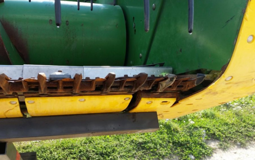Schneidwerk des Typs John Deere 930F,  in Чортків (Bild 7)