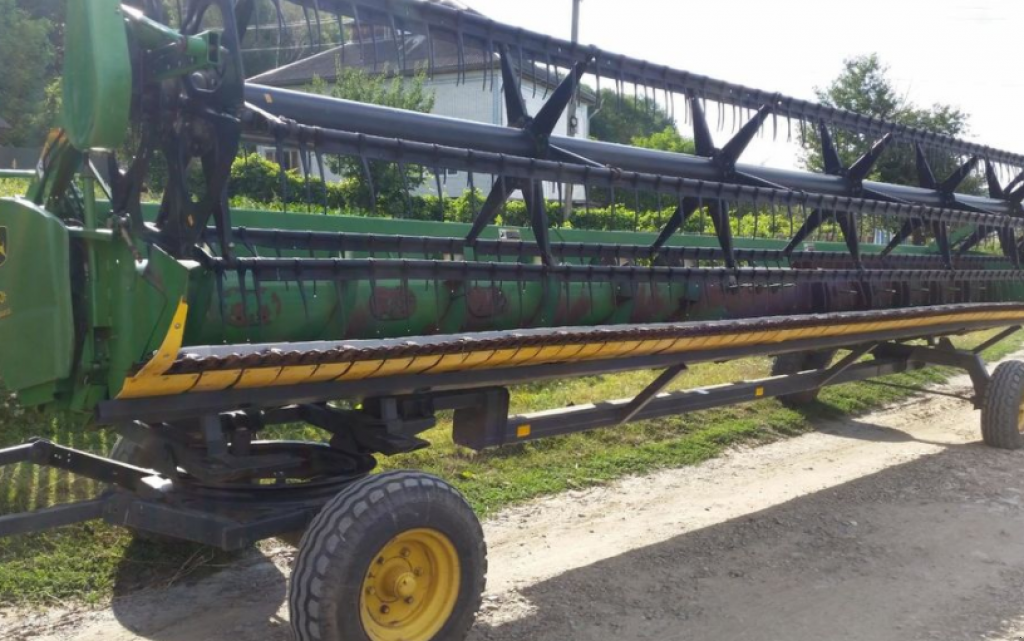 Schneidwerk des Typs John Deere 930F,  in Чортків (Bild 5)