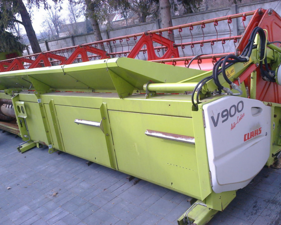 Oldtimer-Mähdrescher des Typs CLAAS Lexion 580, Neumaschine in Чортків (Bild 6)