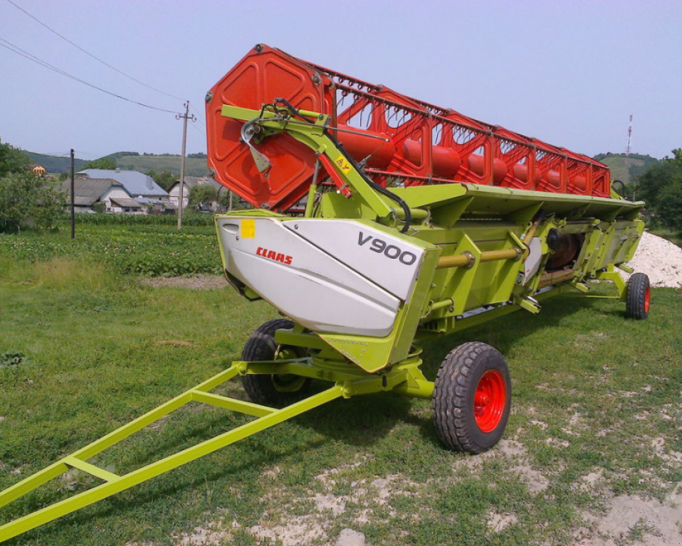 Oldtimer-Mähdrescher des Typs CLAAS Lexion 580, Neumaschine in Чортків (Bild 7)