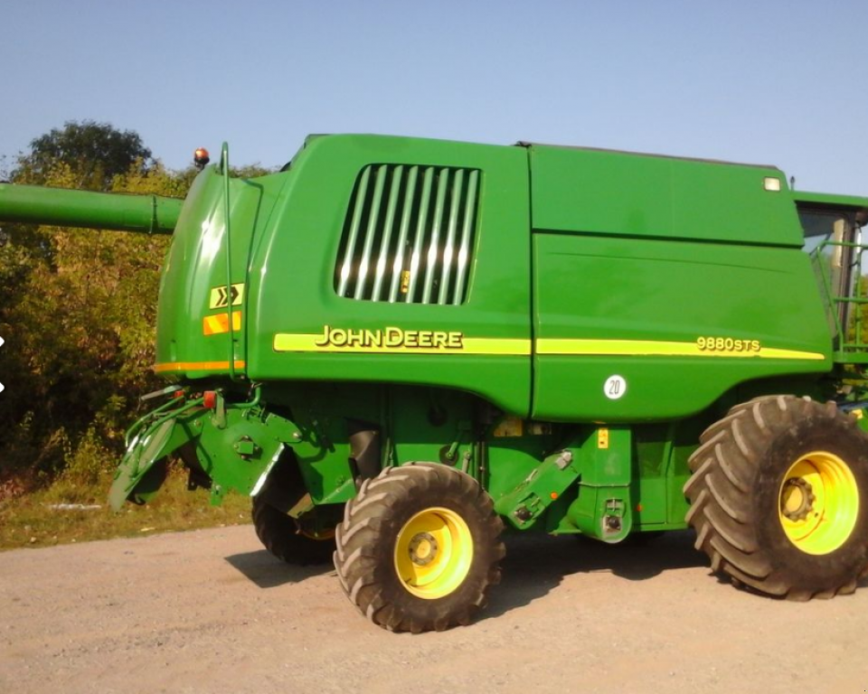 Oldtimer-Mähdrescher des Typs John Deere 9880 STS, Neumaschine in Чортків (Bild 2)