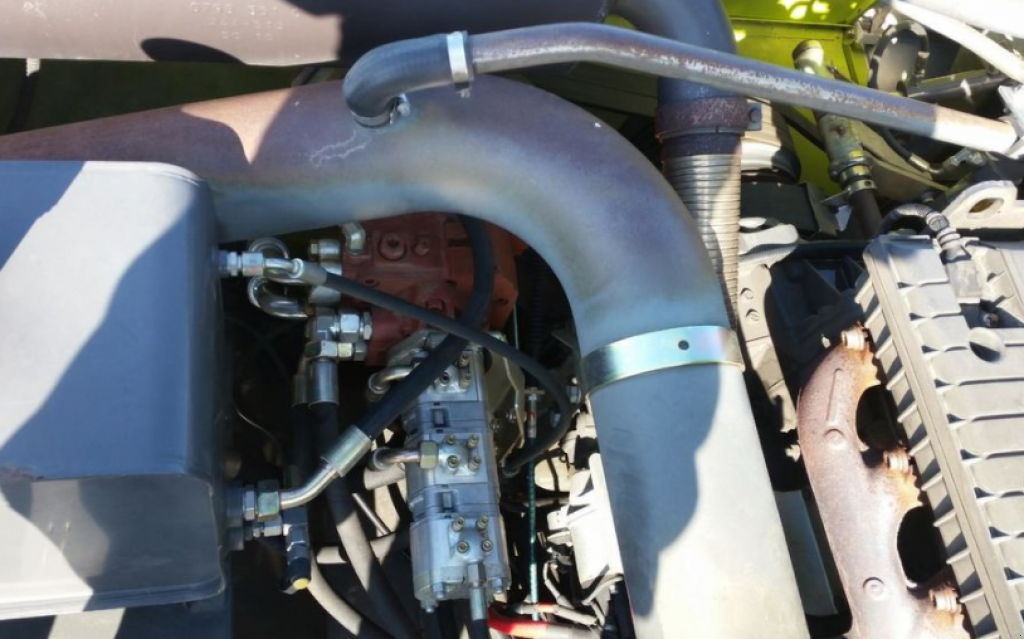 Oldtimer-Mähdrescher des Typs CLAAS Tucano 440, Neumaschine in Чортків (Bild 10)