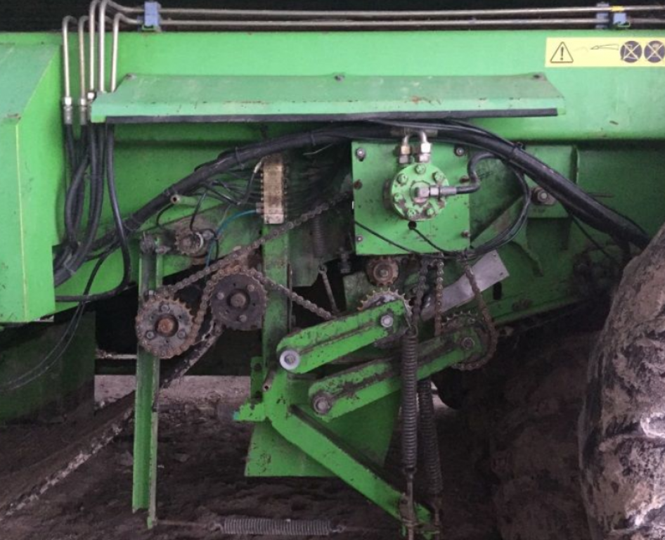 Kartoffelvollernter des Typs AVR ARB 230,  in Новгород-Сіверський (Bild 10)