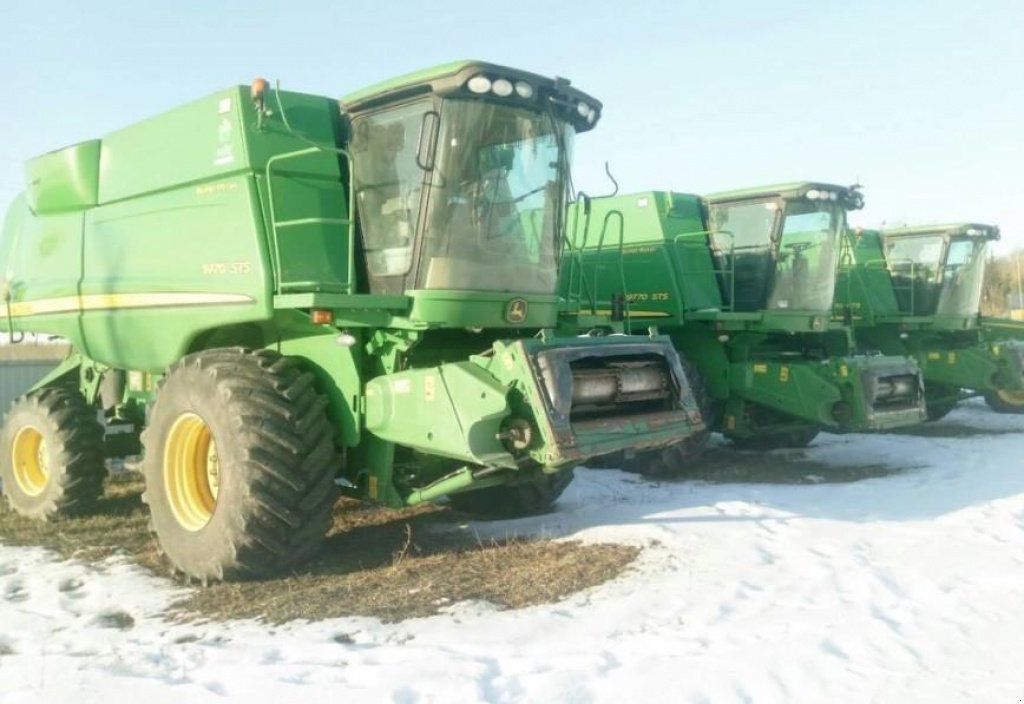 Oldtimer-Mähdrescher des Typs John Deere 9770 STS, Neumaschine in Тернопіль (Bild 1)