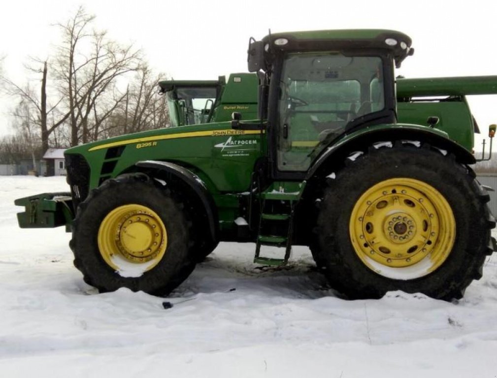 Oldtimer-Traktor des Typs John Deere 8295R, Neumaschine in Тернопіль (Bild 5)