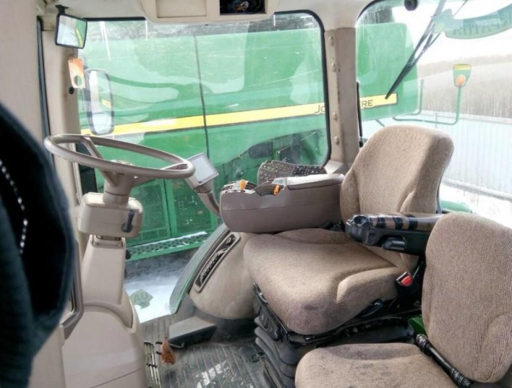 Oldtimer-Traktor des Typs John Deere 8295R, Neumaschine in Тернопіль (Bild 8)