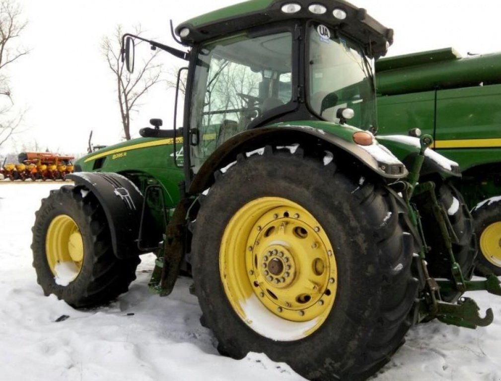 Oldtimer-Traktor des Typs John Deere 8295R, Neumaschine in Тернопіль (Bild 7)