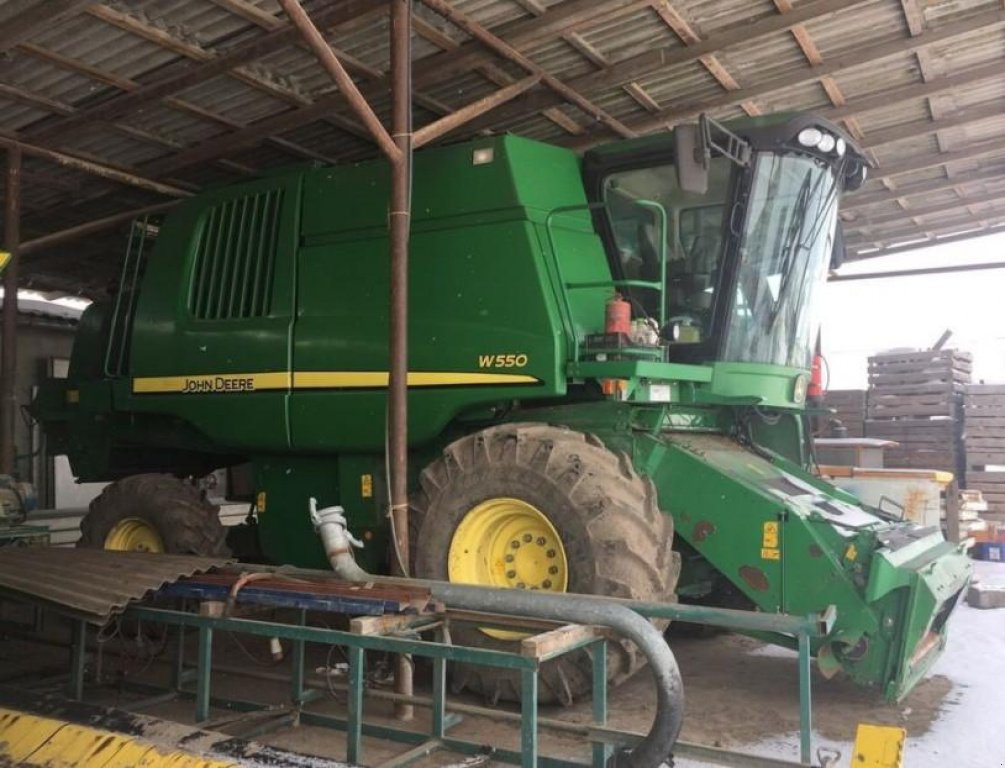 Oldtimer-Mähdrescher des Typs John Deere W550, Neumaschine in Тернопіль (Bild 3)