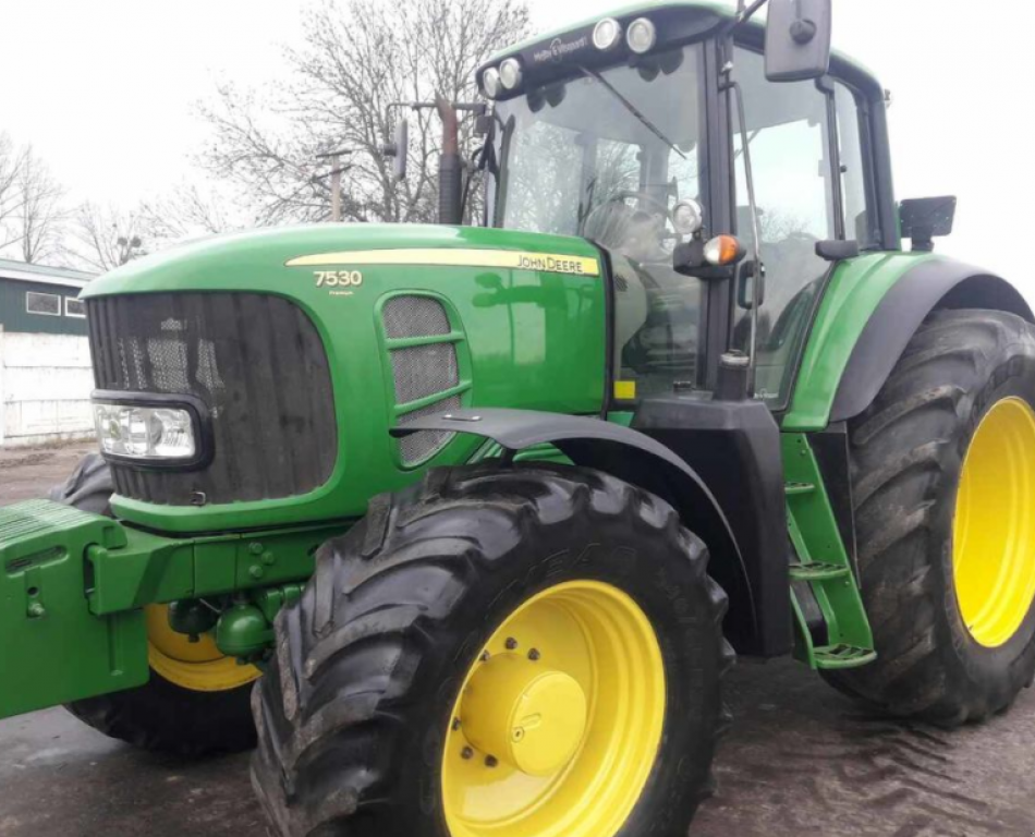 Oldtimer-Traktor des Typs John Deere 7530, Neumaschine in Київ (Bild 4)
