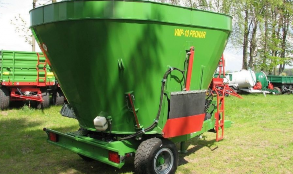 Selbstfahrer Futtermischwagen des Typs PRONAR VMP-10,  in Київ (Bild 2)